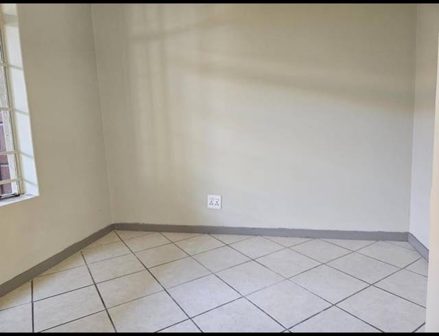 2 BEDROOM PROPERTY TO RENT IN MONAVONI